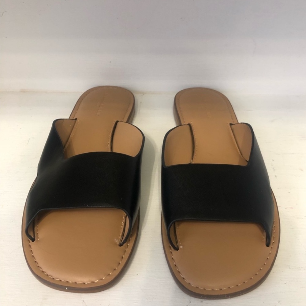 NWOT Banana Republic Slides